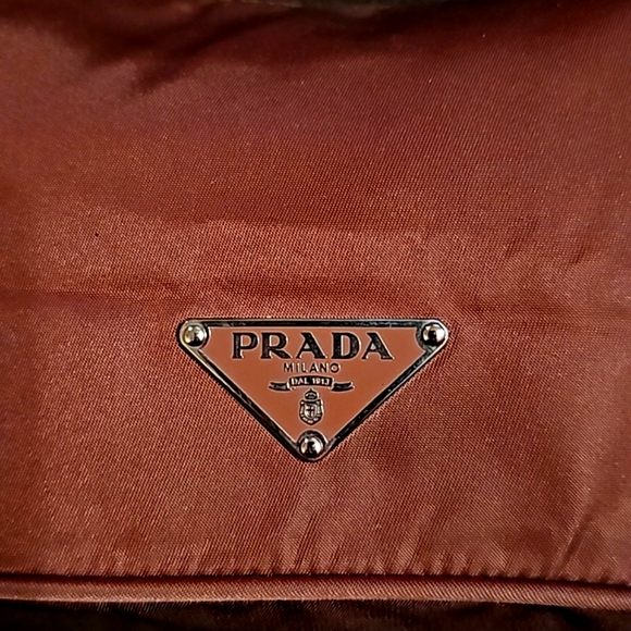 🎁Vintage PRADA Tessuto Burgundy Handbag🎁 - Picture 3 of 8